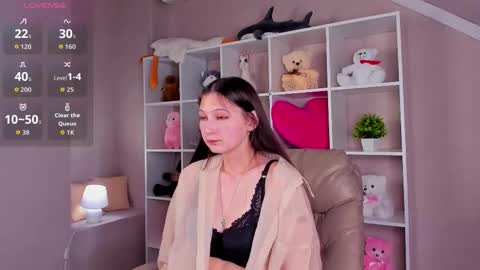 Snapshot of ella_burns chatting on 11-11-25, 09:42 Ella online show from 11-11-25, 09:42