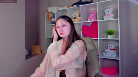 Snapshot of ella_burns chatting on 11-12-25, 09:53 Ella online show from 11-12-25, 09:53