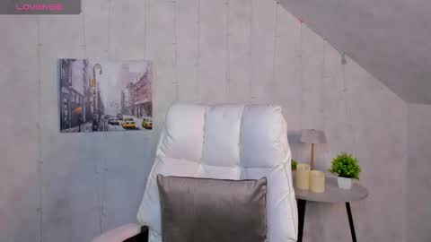 Snapshot of ella_burns chatting on 11-29-25, 01:41 Ella online show from 11-29-25, 01:41