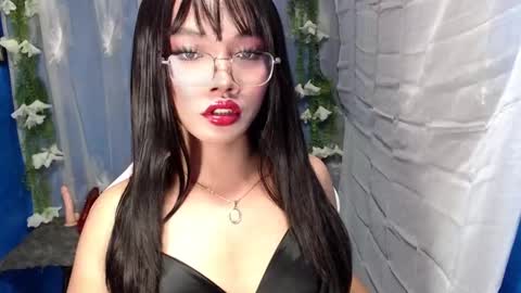 Ella online show from 10-30-25, 11:22