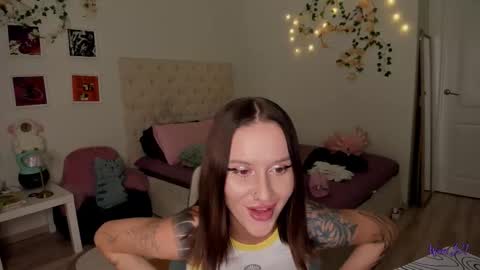 ELLA online show from 10-28-25, 09:46