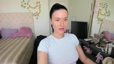 Snapshot of ella_gdss chatting on 05-06-26, 08:19 ELLA online show from 05-06-26, 08:19