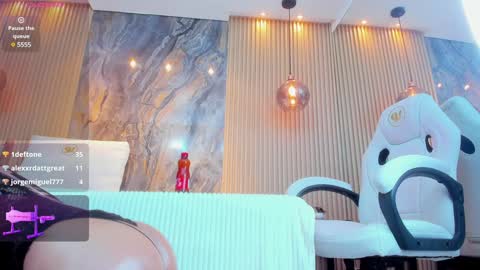 Snapshot of ella_harper chatting on 01-17-25, 05:53 ella harper online show from 01-17-25, 05:53