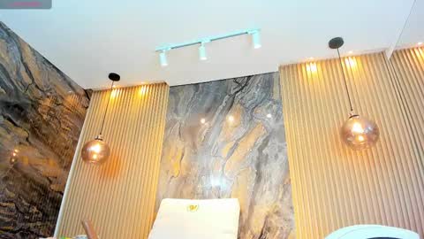 Snapshot of ella_harper chatting on 02-20-25, 05:12 ella harper online show from 02-20-25, 05:12