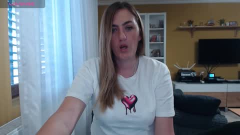 Snapshot of ella_max_live chatting on 10-09-25, 05:49 Ella Max online show from 10-09-25, 05:49