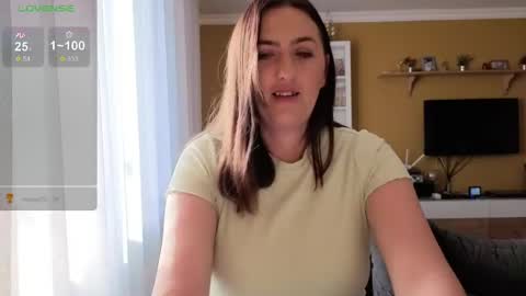 Snapshot of ella_max_live chatting on 04-15-26, 05:58 Ella Max online show from 04-15-26, 05:58