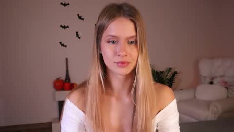 Snapshot of ella_twinkle chatting on 11-02-25, 07:16 Ella online show from 11-02-25, 07:16