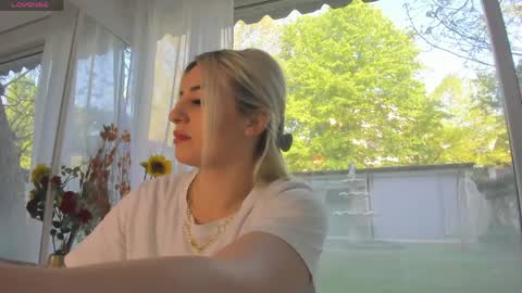 Snapshot of ella_vee chatting on 04-24-26, 05:54 ella_vee online show from 04-24-26, 05:54