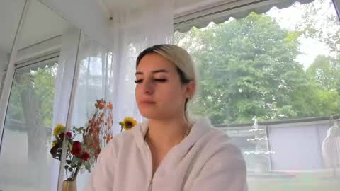 Snapshot of ella_vee chatting on 05-02-26, 05:34 ella_vee online show from 05-02-26, 05:34