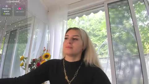 Snapshot of ella_vee chatting on 06-02-26, 06:15 ella_vee online show from 06-02-26, 06:15