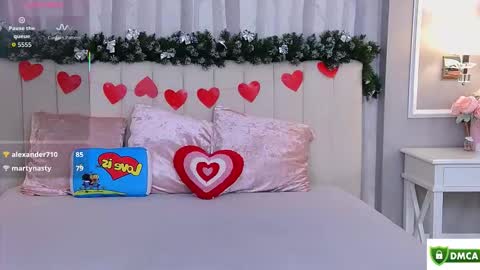 Snapshot of ellaander chatting on 10-14-25, 04:13 Ella online show from 10-14-25, 04:13