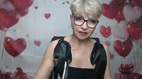 Snapshot of ellabonito chatting on 05-16-26, 07:05 EllaBonito online show from 05-16-26, 07:05