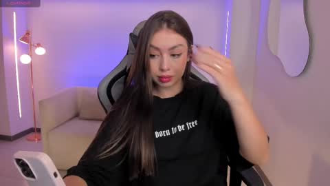 EllaClark online show from 09-18-25, 06:54