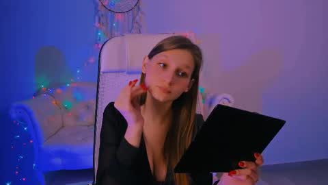 Snapshot of ellahorton chatting on 02-20-25, 12:36 Ella online show from 02-20-25, 12:36