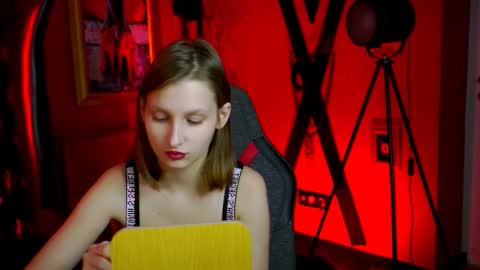 Ella online show from 03-19-26, 05:06