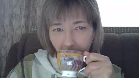 ellajohnsonx online show from 02-09-25, 12:30