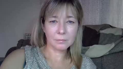 ellajohnsonx online show from 10-05-25, 11:08