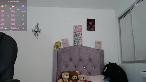 Snapshot of ellajonz chatting on 07-03-26, 04:08 Ella Amoneth online show from 07-03-26, 04:08