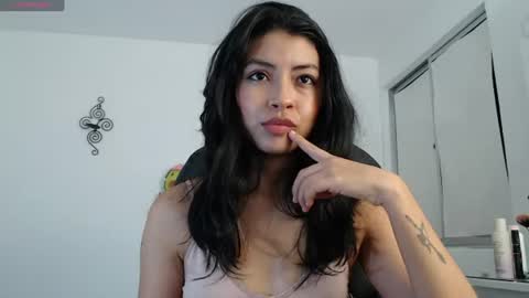 Snapshot of ellajonz chatting on 07-19-26, 02:48 Ella Amoneth online show from 07-19-26, 02:48