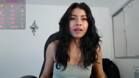 Snapshot of ellajonz chatting on 07-26-26, 01:14 Ella Amoneth online show from 07-26-26, 01:14