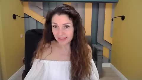 EllaLongs online show from 12-15-24, 01:00