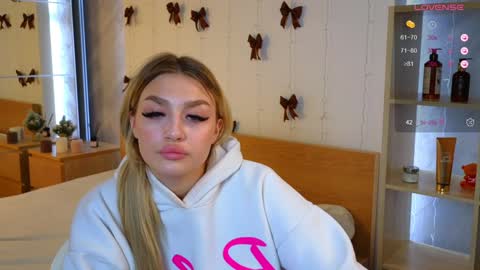 ellamilla online show from 12-24-24, 11:38