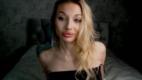 Snapshot of ellamilla chatting on 06-02-26, 03:36 ellamilla online show from 06-02-26, 03:36