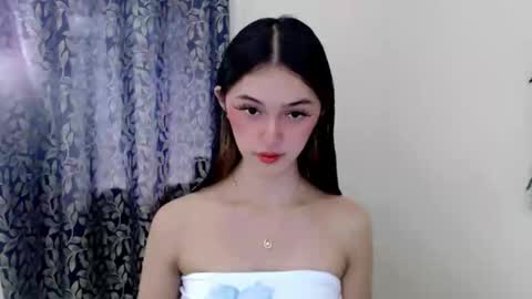 Snapshot of ellamiller69 chatting on 09-15-25, 10:32 ELLA online show from 09-15-25, 10:32