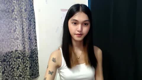 Snapshot of ellamiller69 chatting on 11-14-25, 01:04 ELLA online show from 11-14-25, 01:04