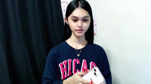 Snapshot of ellamiller69 chatting on 11-30-25, 02:48 ELLA online show from 11-30-25, 02:48