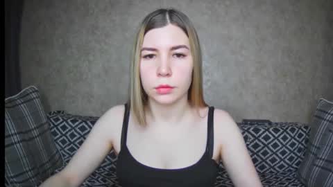 Snapshot of ellanuar chatting on 12-12-24, 01:21 EllaNuar online show from 12-12-24, 01:21