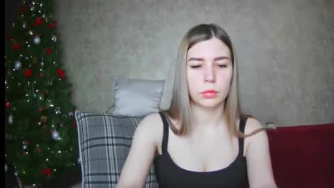 Snapshot of ellanuar chatting on 01-09-25, 02:01 EllaNuar online show from 01-09-25, 02:01