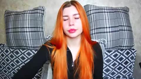 Snapshot of ellanuar chatting on 09-17-25, 02:02 EllaNuar online show from 09-17-25, 02:02