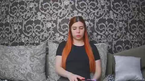 EllaNuar online show from 02-12-26, 04:07