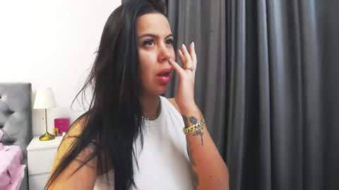 Snapshot of ellasins chatting on 01-06-26, 07:17 ellasins online show from 01-06-26, 07:17