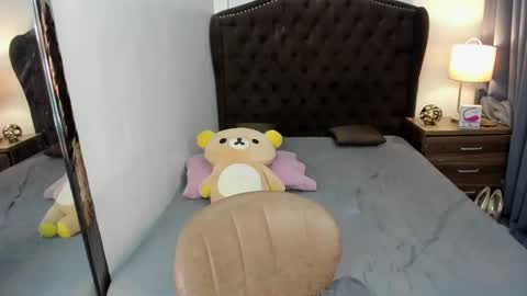 Snapshot of ellats_18 chatting on 01-21-25, 10:30 Sophia online show from 01-21-25, 10:30