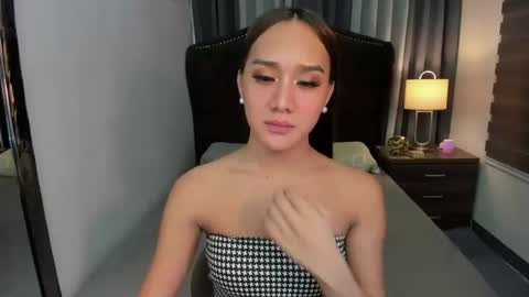 Snapshot of ellats_18 chatting on 02-06-25, 06:18 Sophia online show from 02-06-25, 06:18