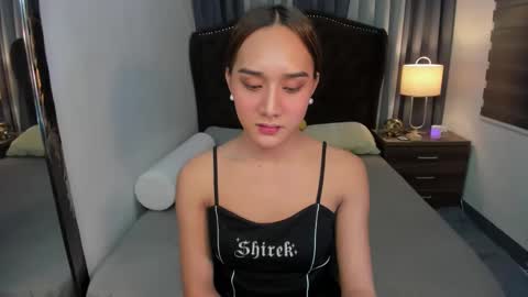 Snapshot of ellats_18 chatting on 02-11-25, 03:29 Sophia online show from 02-11-25, 03:29