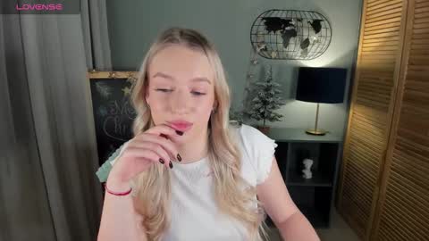 elldiana online show from 12-15-25, 01:32