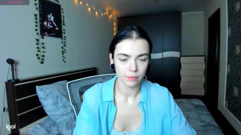 Luna online show from 10-27-25, 03:32