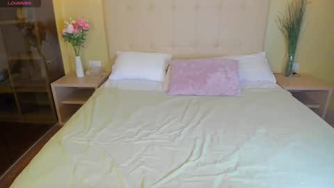 elle_ellise online show from 12-02-25, 09:36