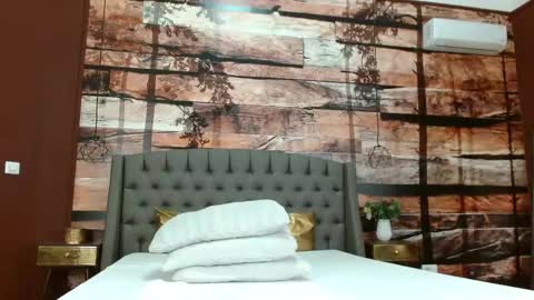 Snapshot of elle_luv chatting on 02-25-25, 06:36 Elle online show from 02-25-25, 06:36