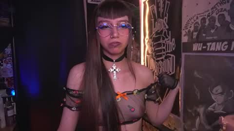 follow me on instagram .    online show from 11-22-25, 04:28