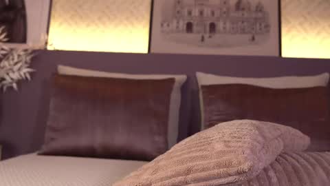 Elle Diane online show from 02-18-25, 03:31