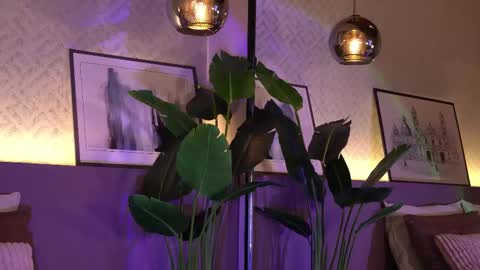 Elle Diane online show from 03-06-25, 03:57