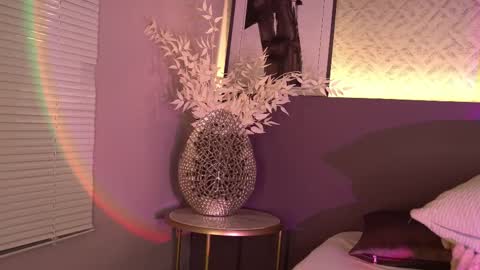 Elle Diane online show from 03-10-25, 04:07