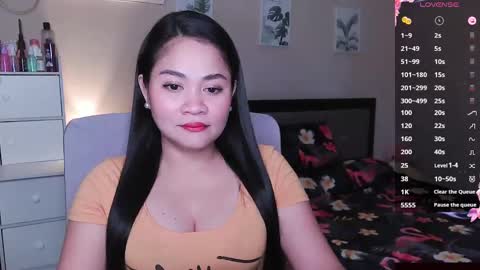 Snapshot of elleelle123 chatting on 12-16-24, 01:53 Ann online show from 12-16-24, 01:53