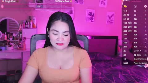 Snapshot of elleelle123 chatting on 02-25-25, 02:36 Ann online show from 02-25-25, 02:36