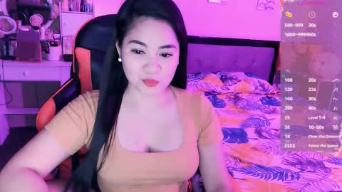 Snapshot of elleelle123 chatting on 10-18-25, 12:24 Ann online show from 10-18-25, 12:24