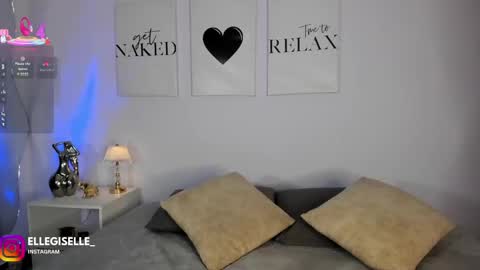 Snapshot of ellegisellee chatting on 06-07-26, 03:21 Yiss online show from 06-07-26, 03:21